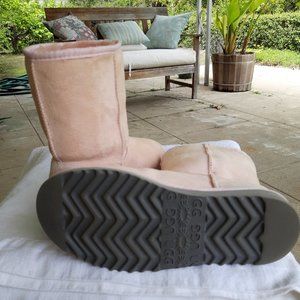 UGG Women's Classic Short Pink Boots